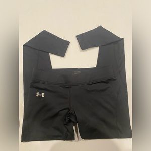 Small black cold gear under armour leggings